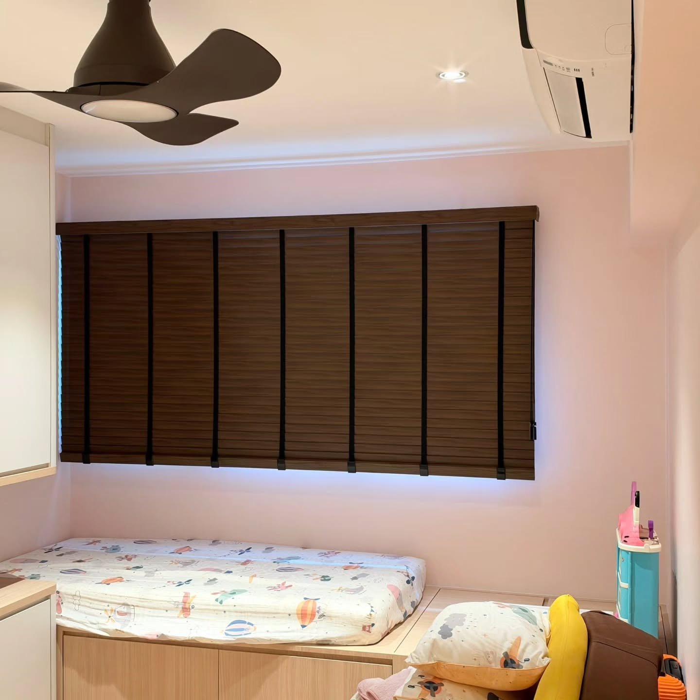 Venetian blind installed at Tampines Blk 926 by Curtain Artistry Singapore