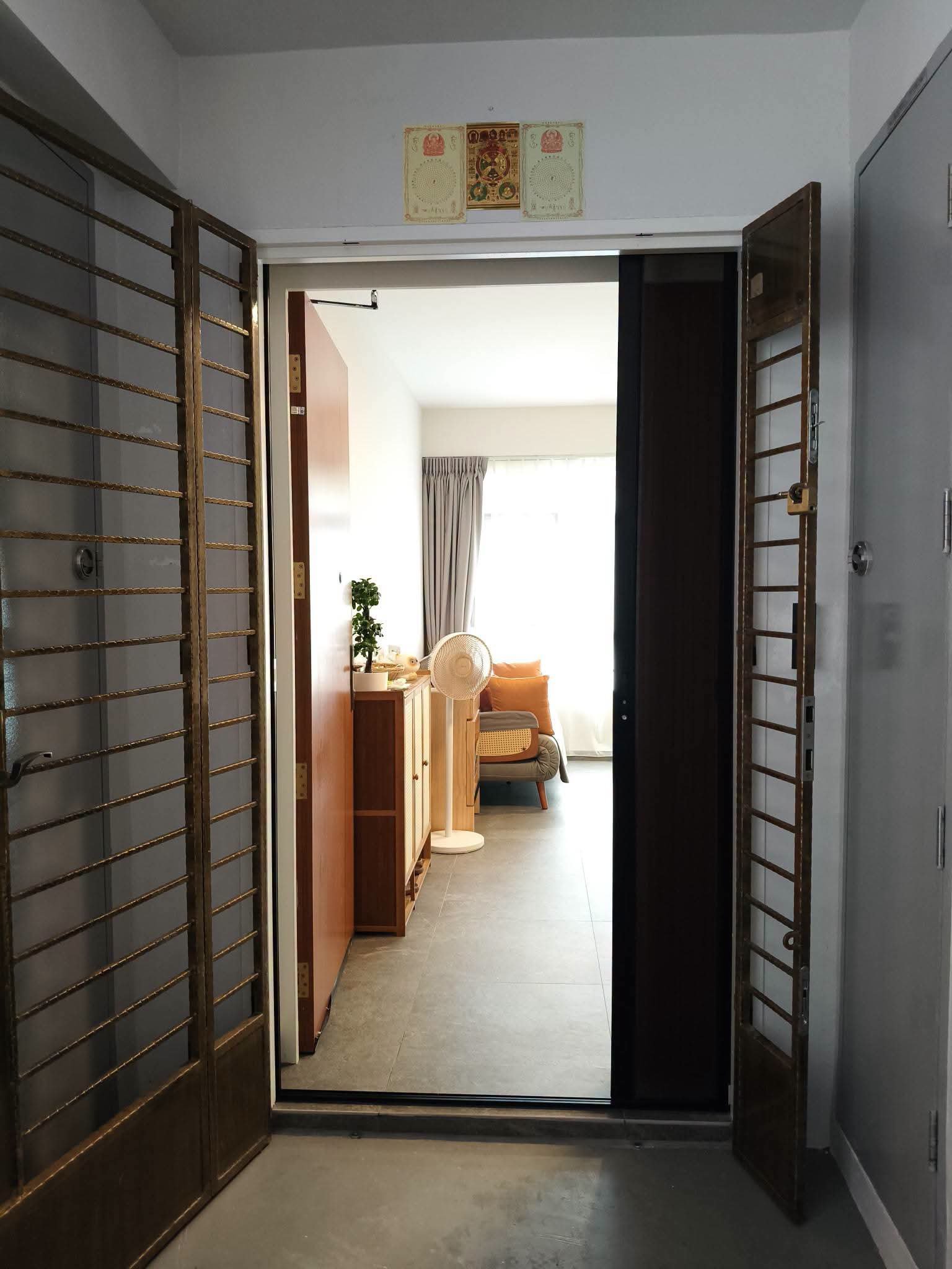 Sliding and retractable pet mesh installed on main door - Bukit Batok Blk 377B project by Curtain Artistry Singapore