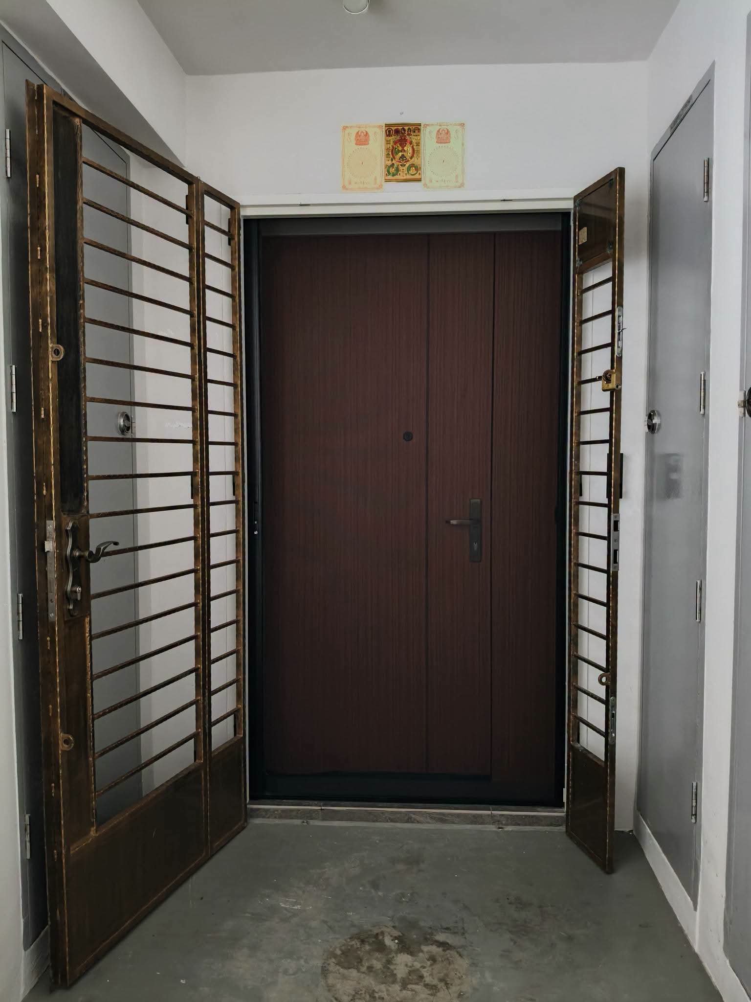 Sliding and retractable pet mesh installed on main door - Bukit Batok Blk 377B project by Curtain Artistry Singapore